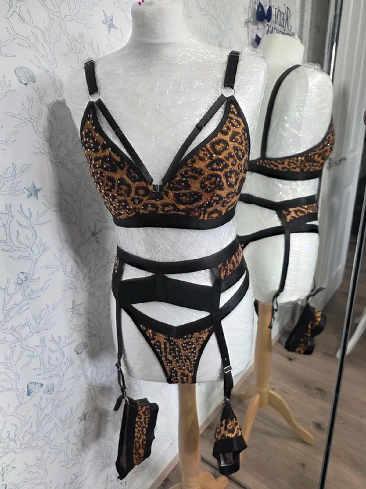 Rhinestoned leopard print bikini 8-10