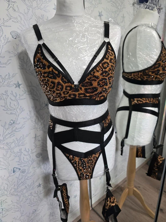 Rhinestoned leopard print bikini 8-10