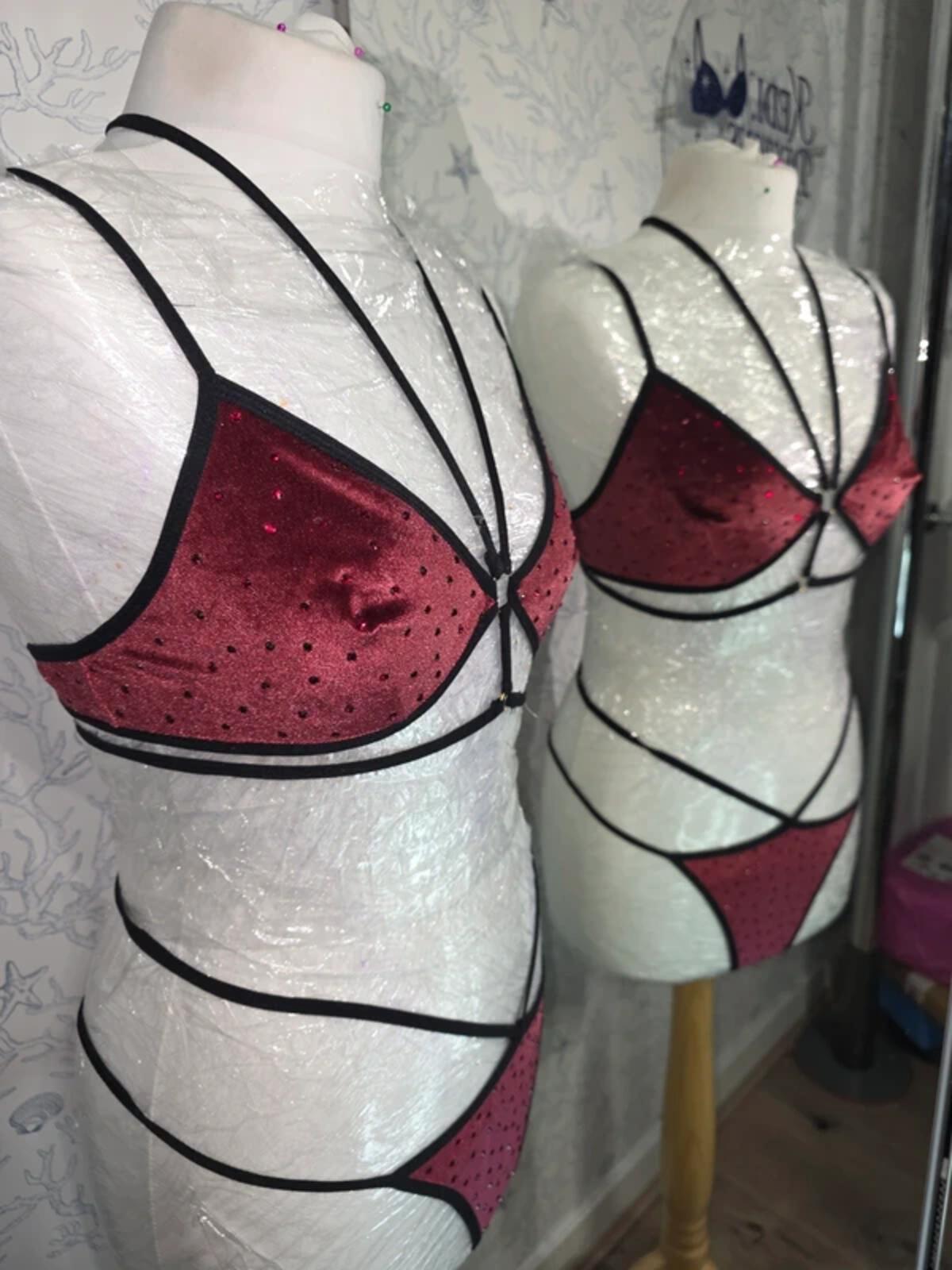 Burgandy rhinestoned velvet set 10-12